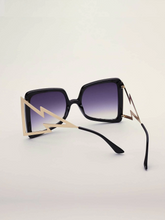 Load image into Gallery viewer, Lola Geo Design Sunglasses
