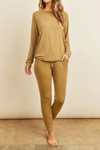 Load image into Gallery viewer, SOLID BRUSHED TOP AND JOGGERS SET
