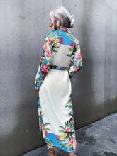 Load image into Gallery viewer, Oya Floral Print Button Front Split Hem Dress With Belt
