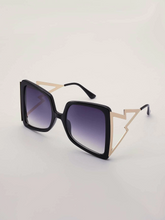 Load image into Gallery viewer, Lola Geo Design Sunglasses
