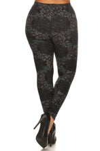 Load image into Gallery viewer, Plus Size Floral Medallion Pattern Printed Knit Legging With Elastic Waistband.

